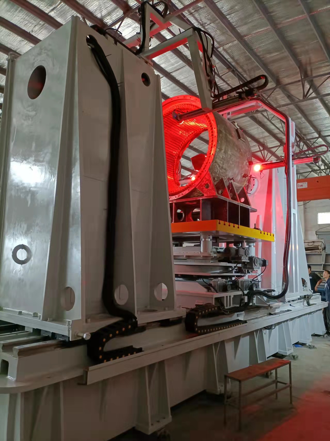 大型永磁電機(jī)合裝機(jī) 大型永磁電機(jī)合裝機(jī)